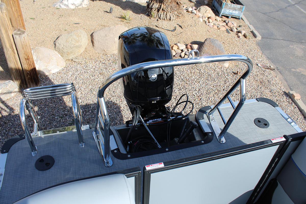 2026 Bentley Pontoons 203 Bolt