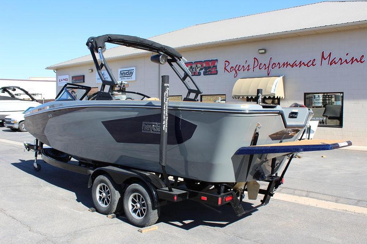 2025 Heyday Wake Boats WTSURF