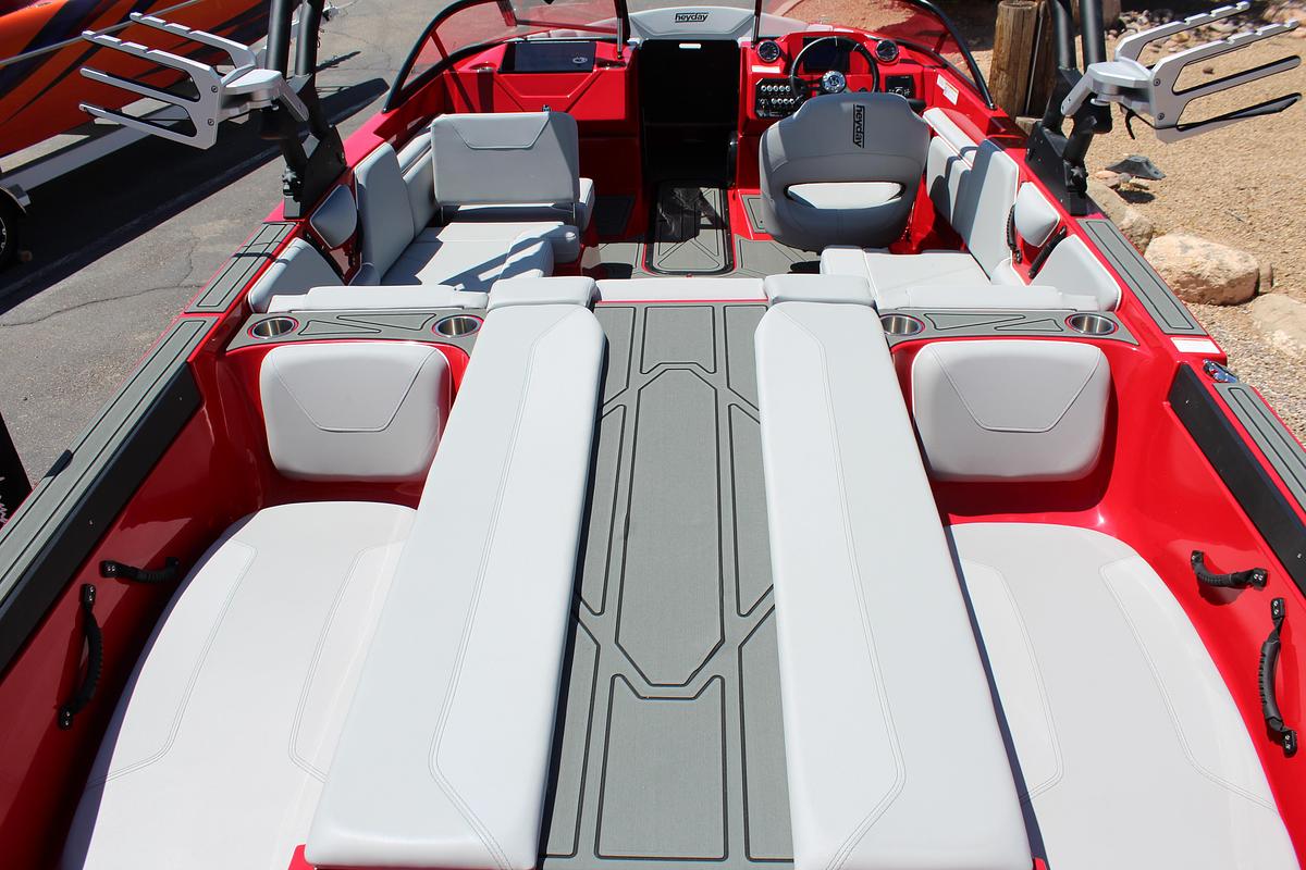 2025 Heyday Wake Boats WTSURF