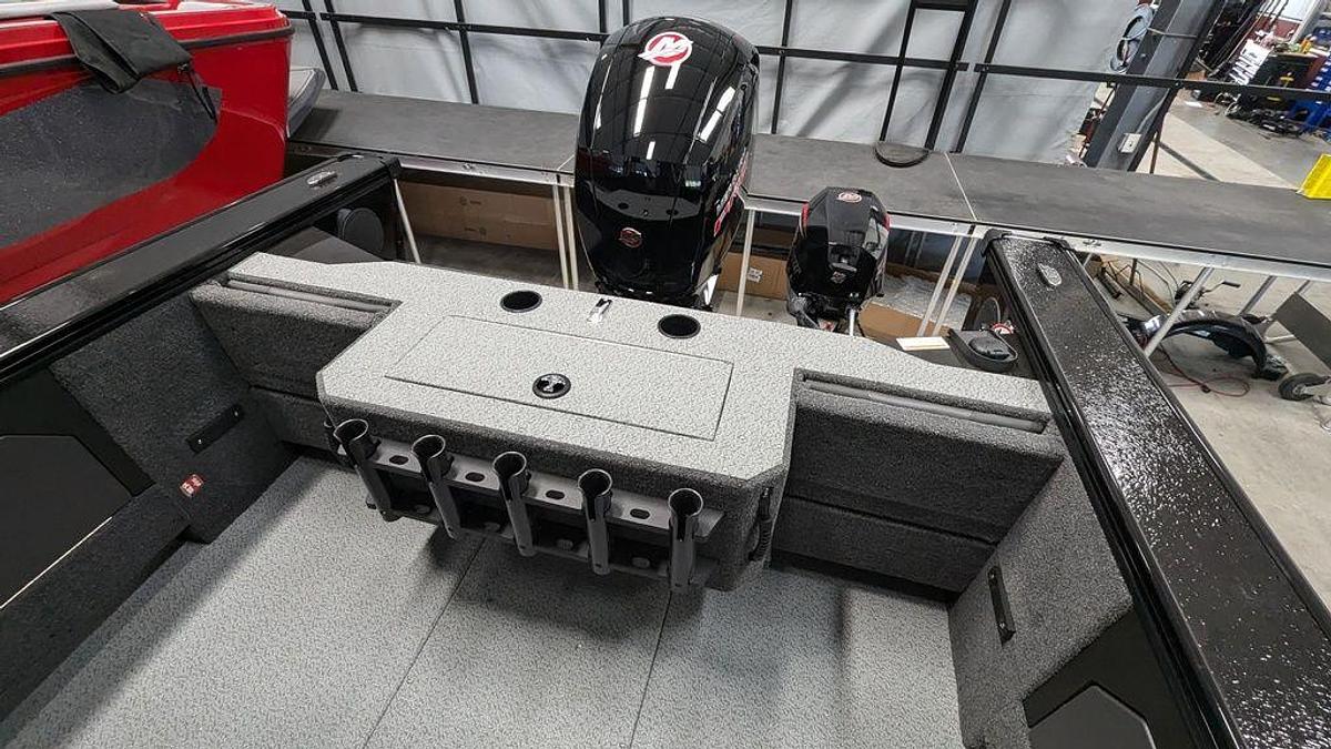 2025 Lund 1875 Fisherman Sport