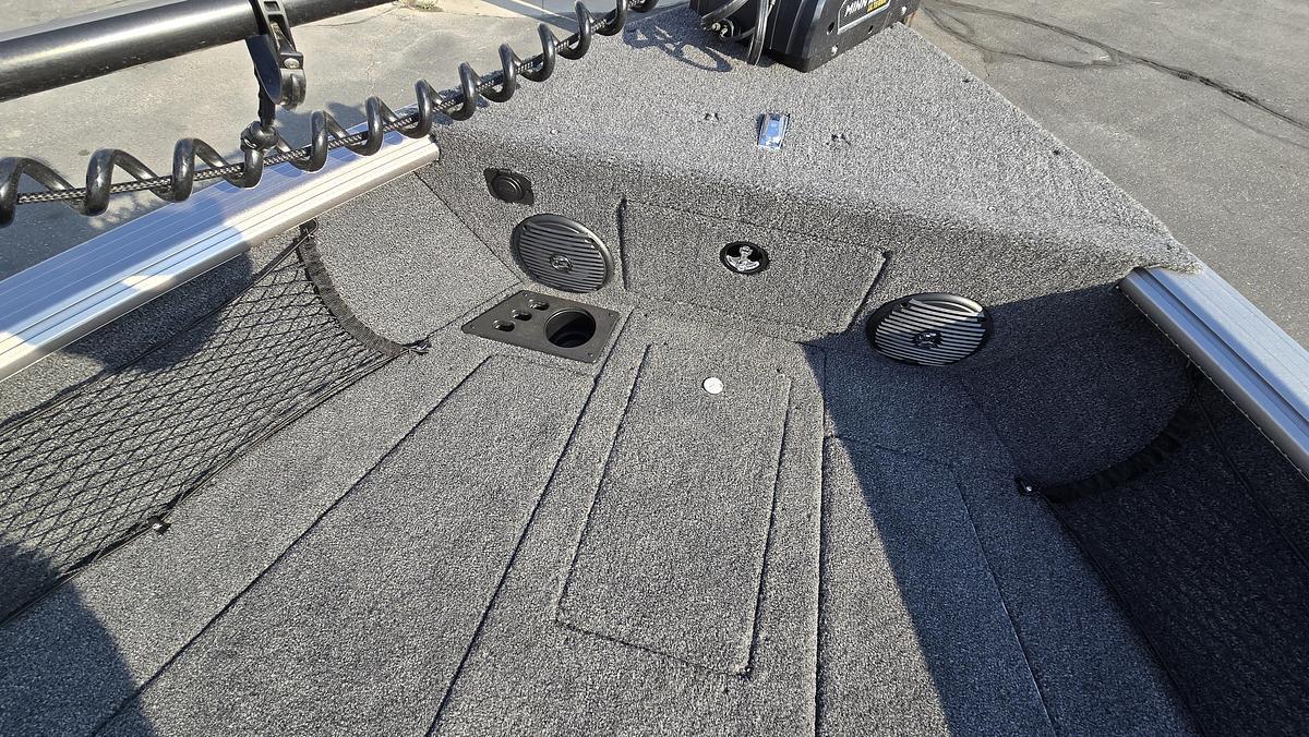 2025 Lund 2075 Impact XS Sport