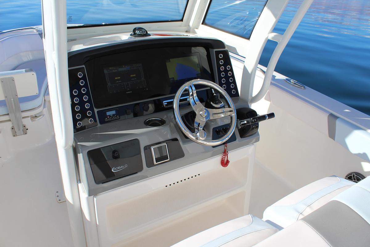 Used 2020 ROBALO R272