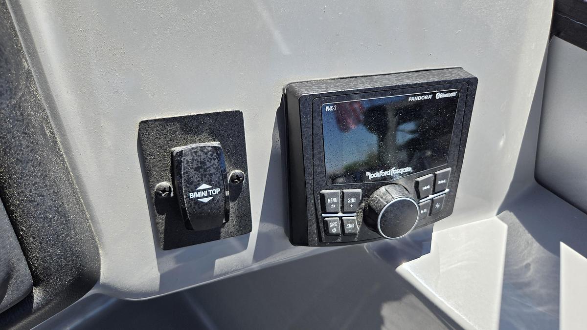 2026 Bentley Pontoons 243 Front Fish Swing Back