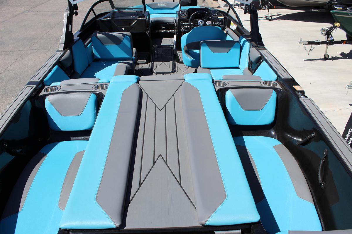 Used 2020 Heyday Wake Boats WTSURF