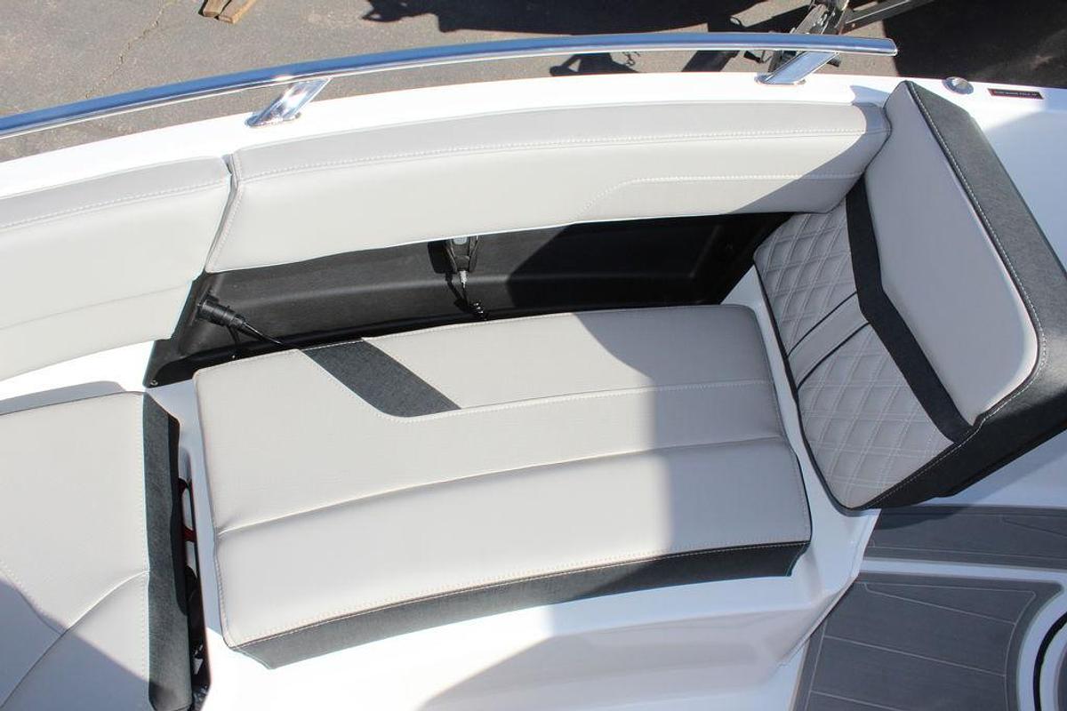 2025 Monterey Elite 27