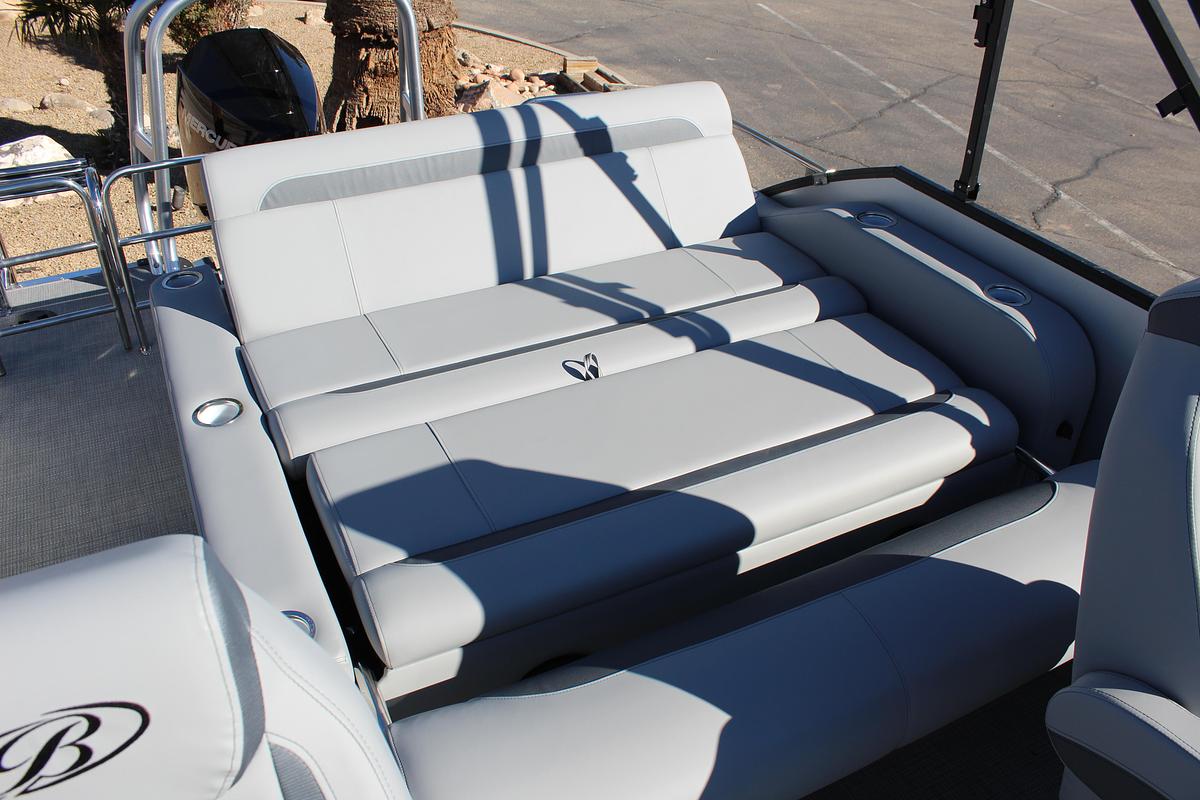 2026 Bentley Pontoons Legacy 220 Swingback
