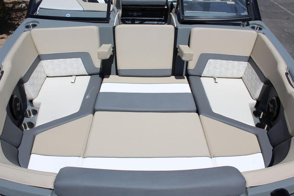 2025 Heyday Wake Boats H22