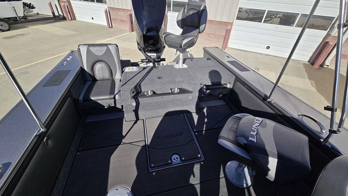 2025 Lund 2175 Pro-V Sport