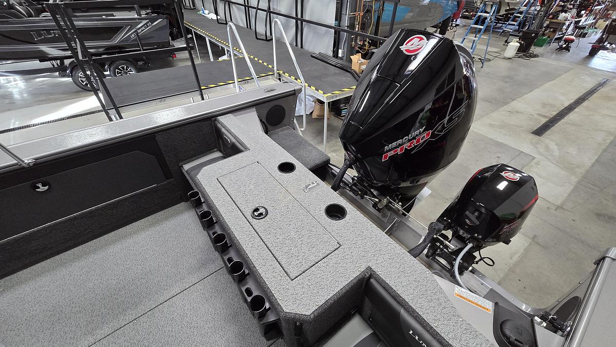 2026 Lund 2075 Fisherman