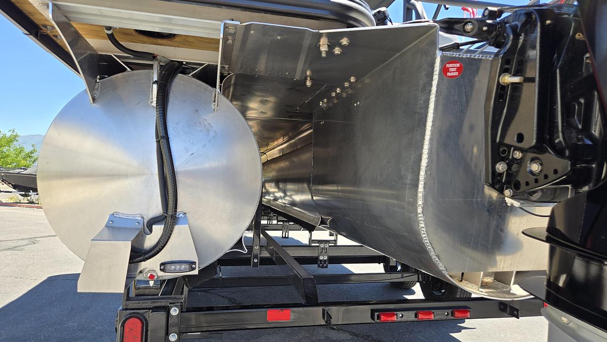 2026 Bentley Pontoons 243 Front Fish Swing Back