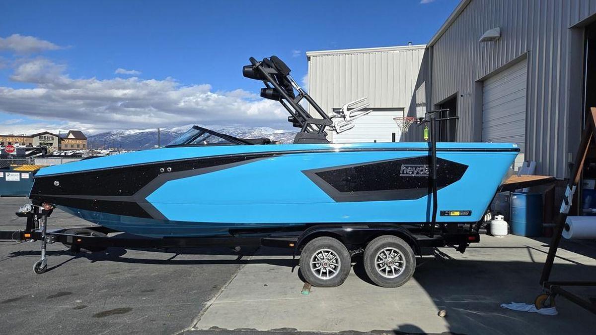 2025 Heyday Wake Boats WTSURF