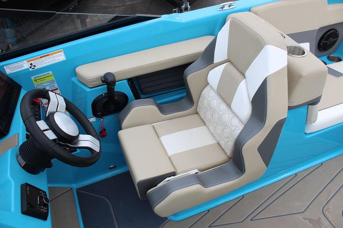 2025 Heyday Wake Boats H22