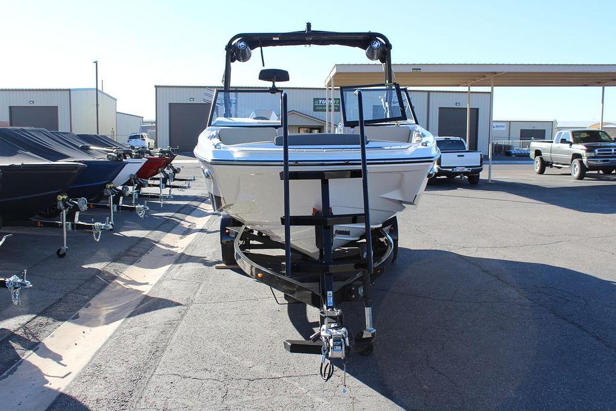 2025 Heyday Wake Boats H22