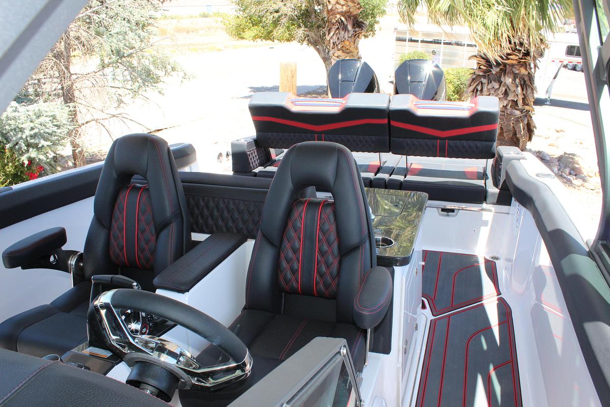 2025 Monterey Elite 30 OB