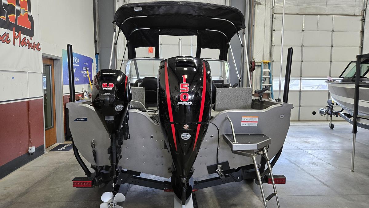 Used 2023 Crestliner 1750 Fish Hawk Platinum Edition