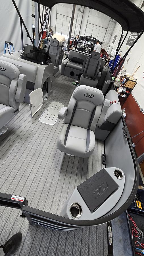 2026 Bentley Pontoons 243 Front Fish Swing Back