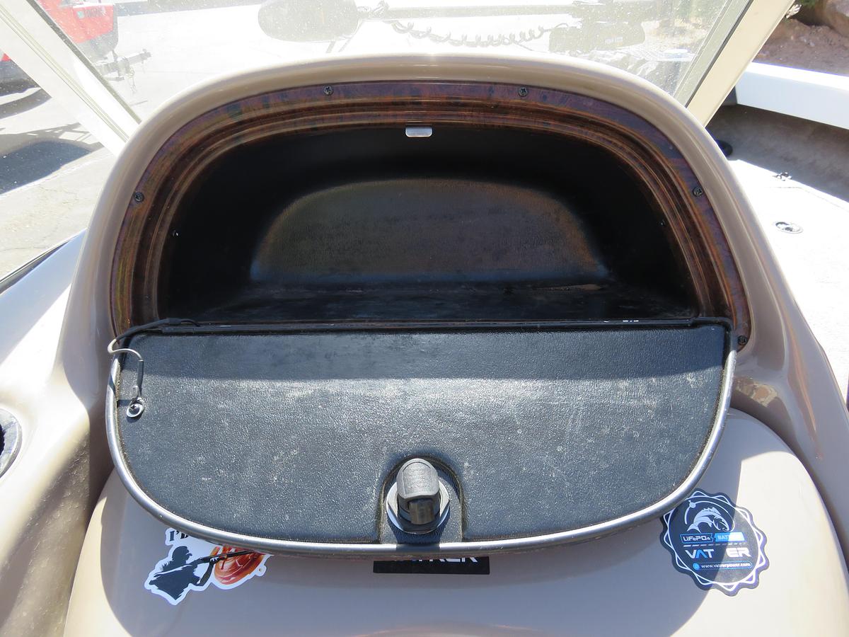 Used 2002 Tracker Tundra 18