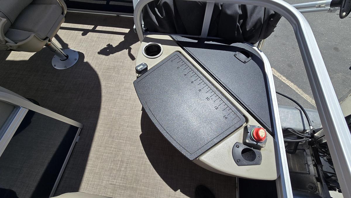 Used 2024 Tracker 18 DLX Bass Buggy