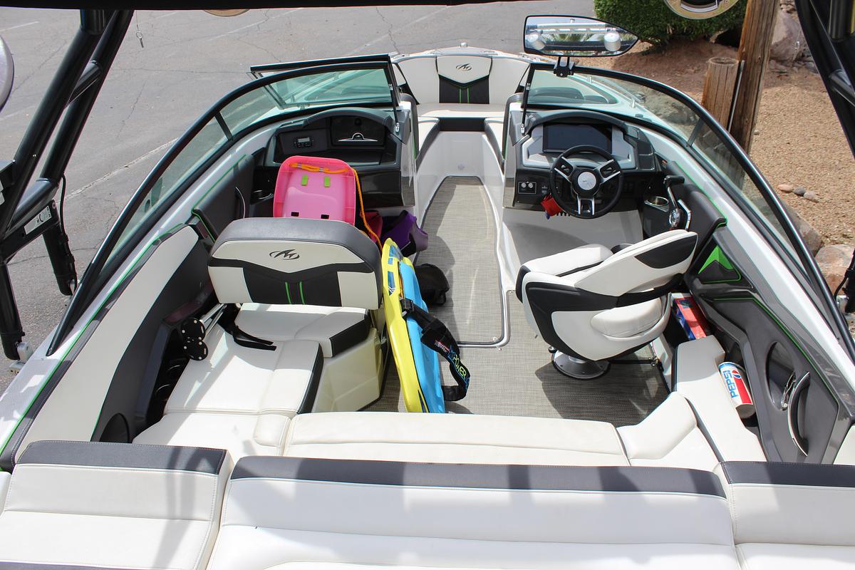 Used 2018 Monterey 218SS Surf