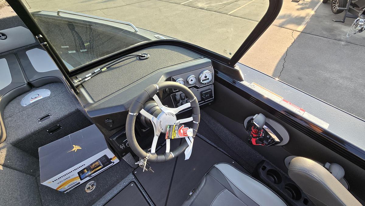 Used 2025 Lund 2075 Tyee Sport