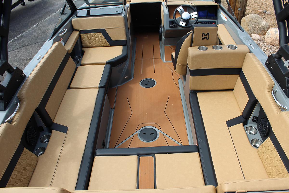 2027 Heyday Wake Boats H22