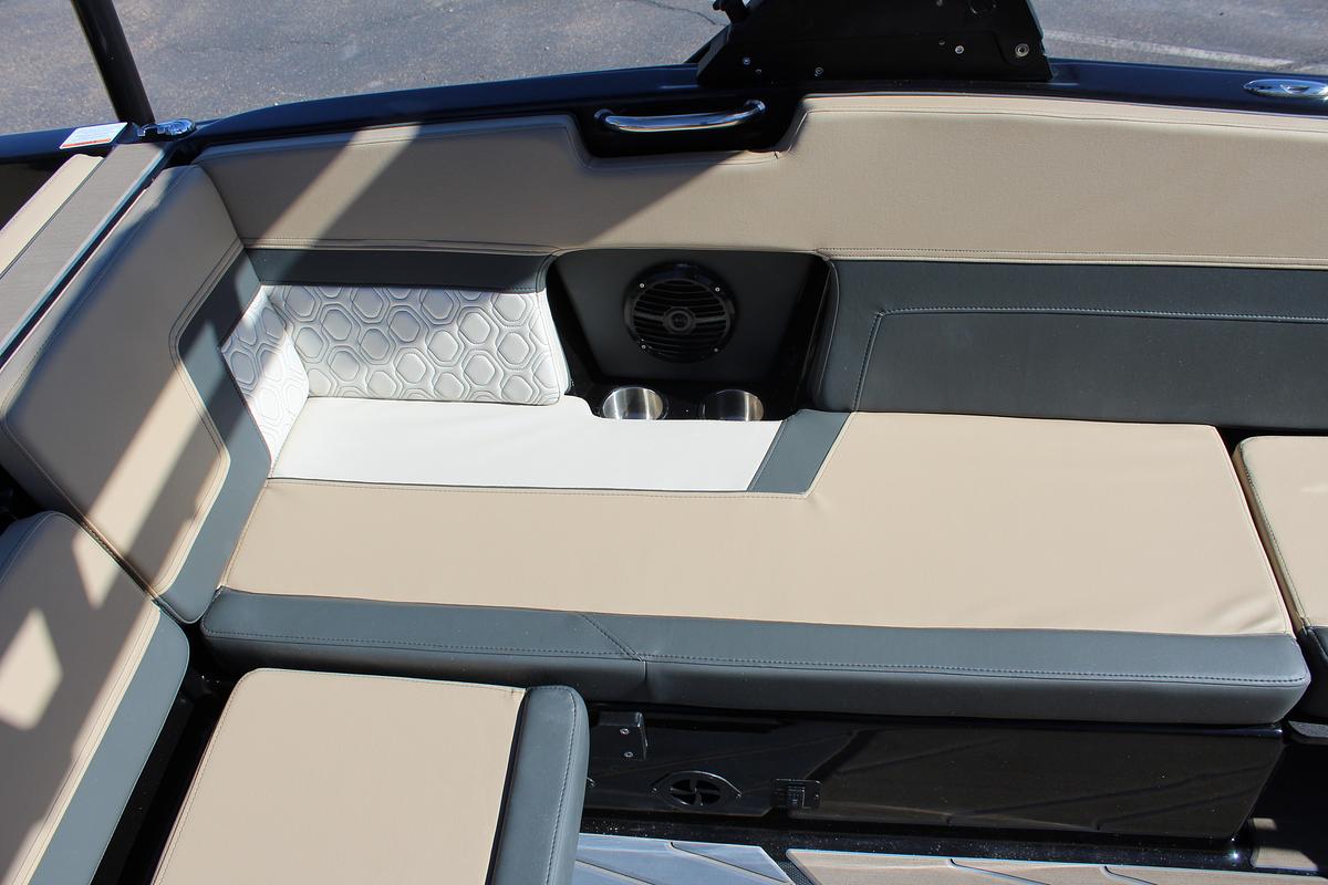 2026 Heyday Wake Boats H22