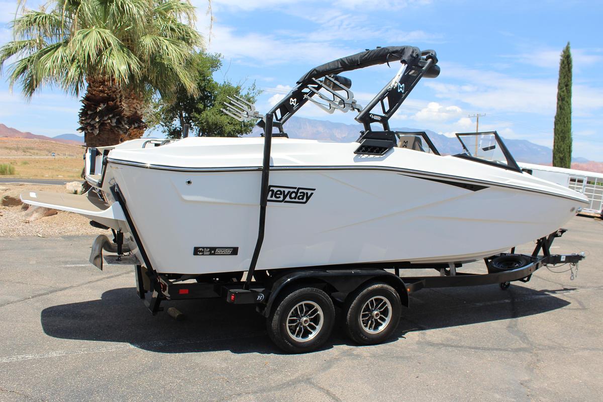 2027 Heyday Wake Boats H22