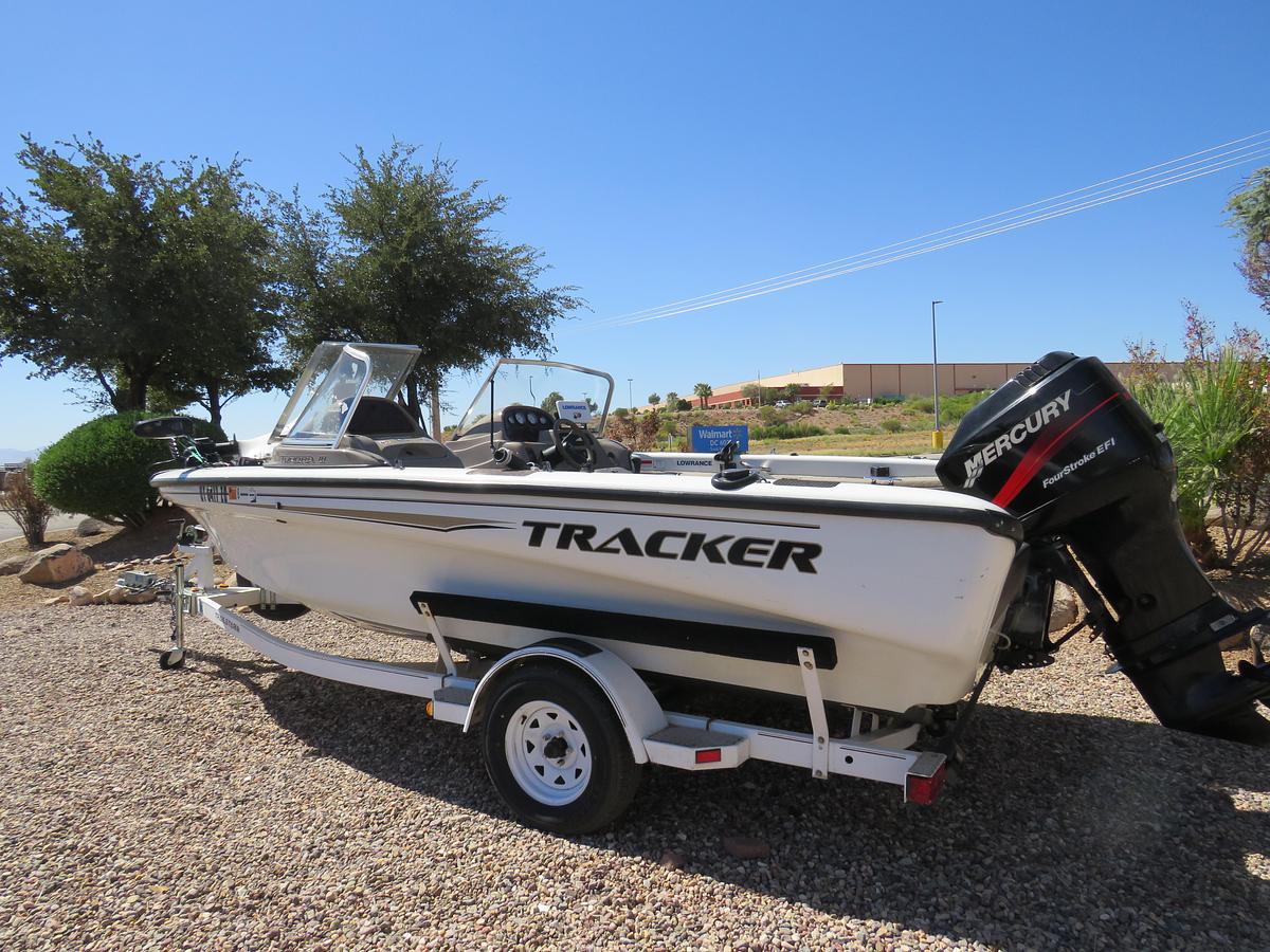 Used 2002 Tracker Tundra 18