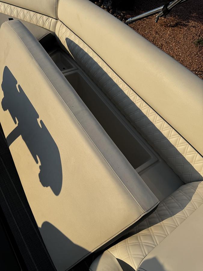 Used 2018 Harris CROWNE 250 DL