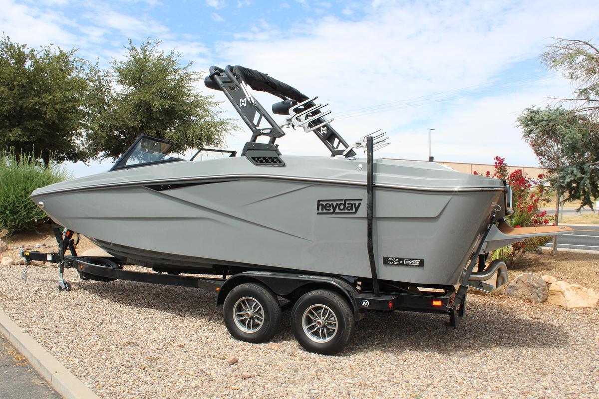 2027 Heyday Wake Boats H22