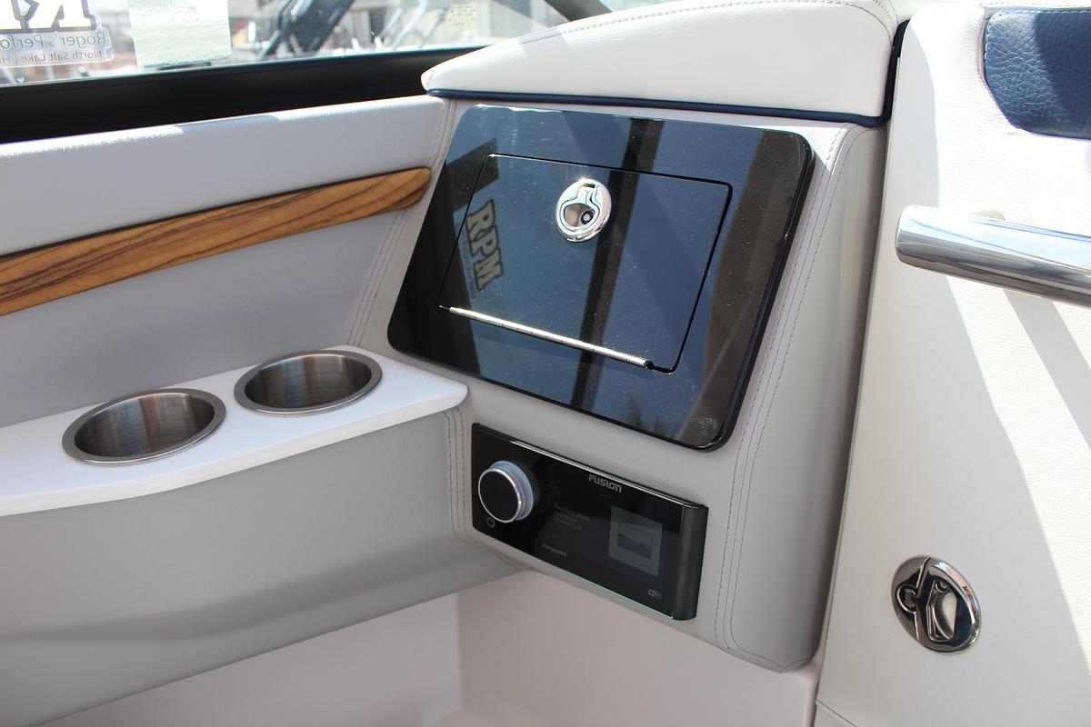 2026 Regal LS9 Surf Ultimate (Dealer Demo)