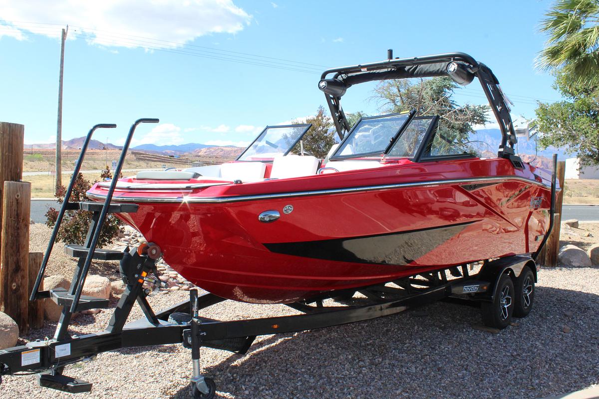 2026 Heyday Wake Boats H22