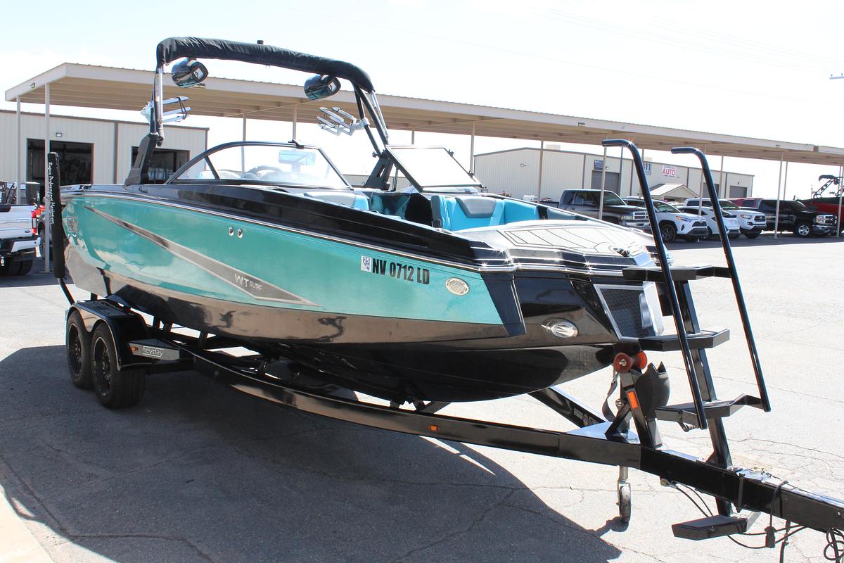 Used 2020 Heyday Wake Boats WTSURF
