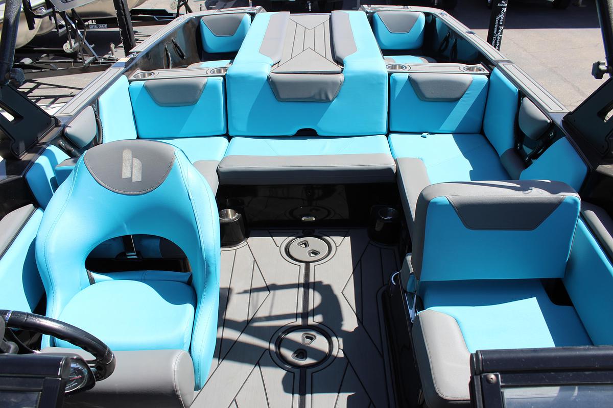 Used 2020 Heyday Wake Boats WTSURF