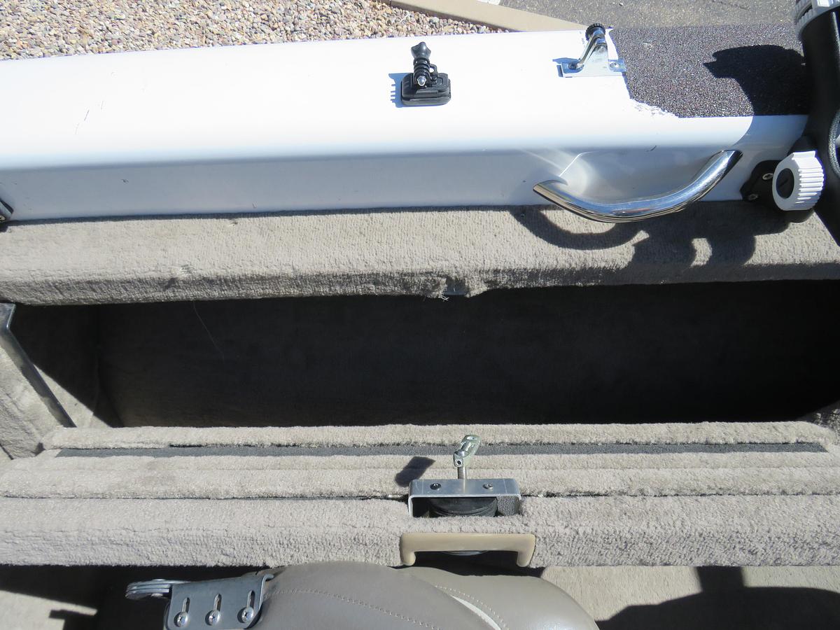 Used 2002 Tracker Tundra 18