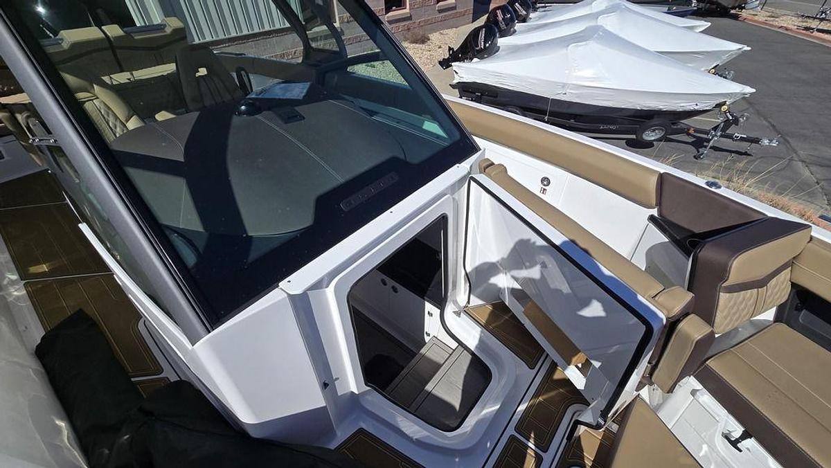 2025 Monterey Elite 30 OB