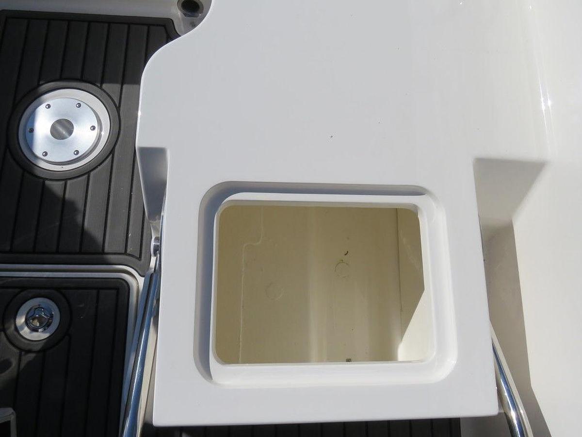 2025 Bayliner VR5 Bowrider