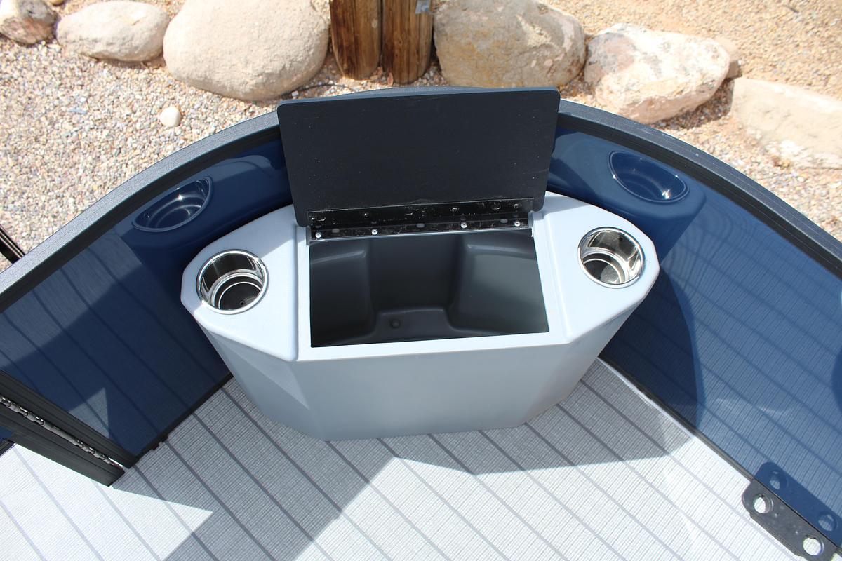 2026 Bentley Pontoons 243 Center Walk Thru Fish Tripple Toon