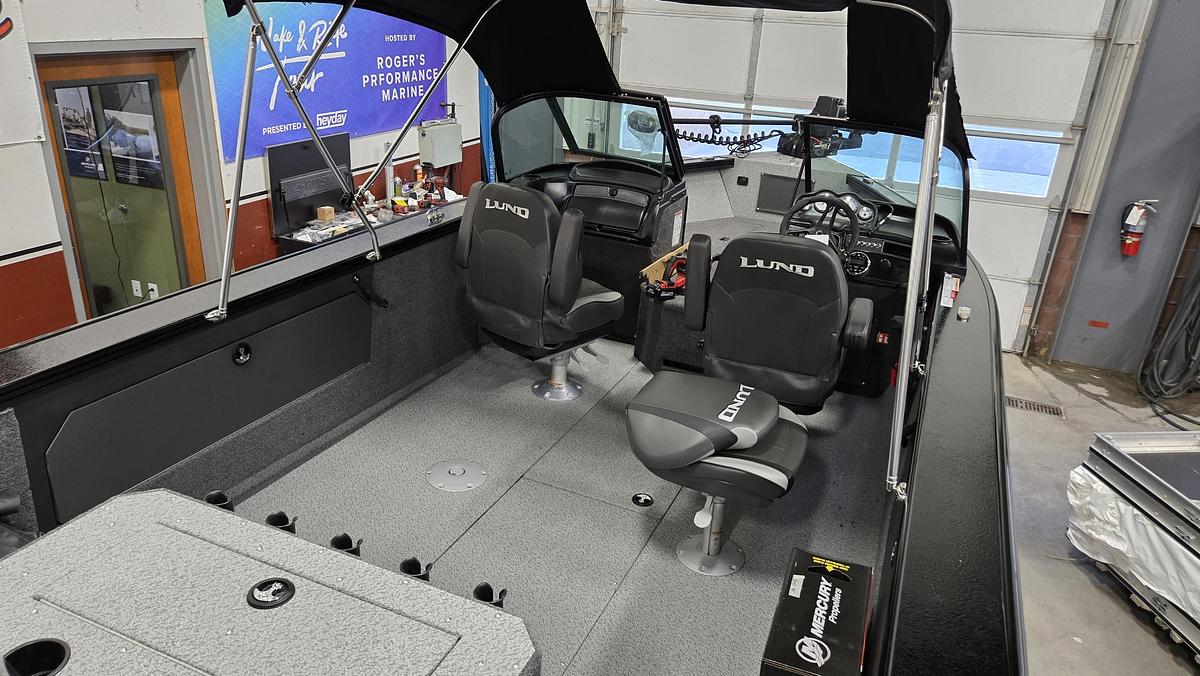 2026 Lund 2075 Fisherman