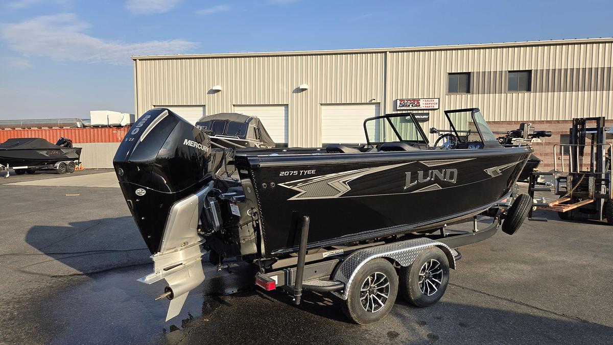 Used 2025 Lund 2075 Tyee Sport