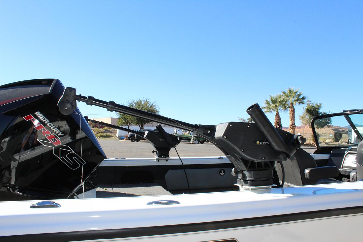 Used 2022 Lund 1975 Tyee Sport