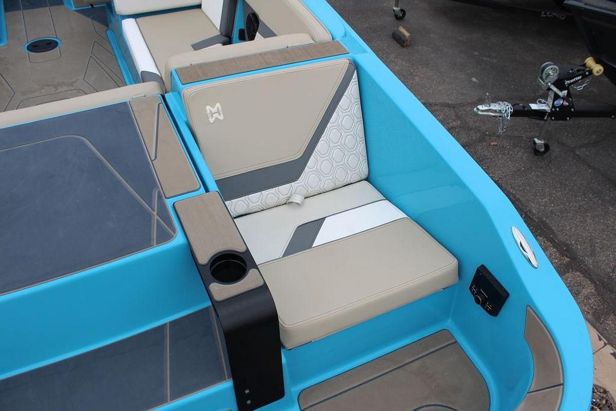 2025 Heyday Wake Boats H22