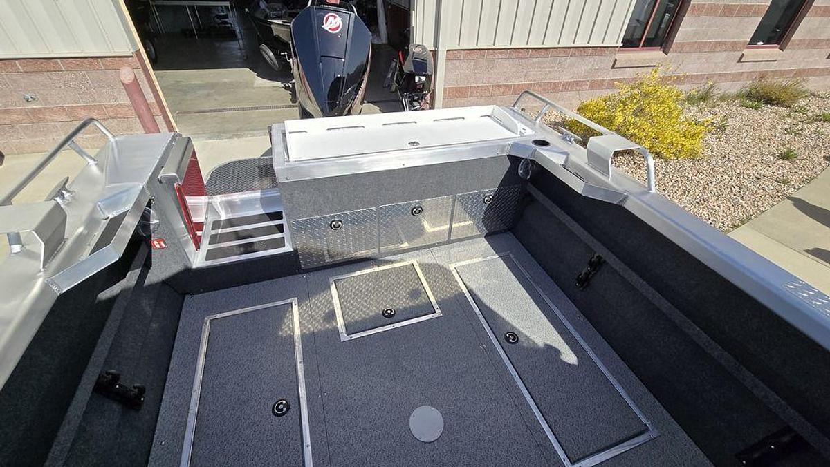 2025 Thunder Jet 210 Luxor Limited