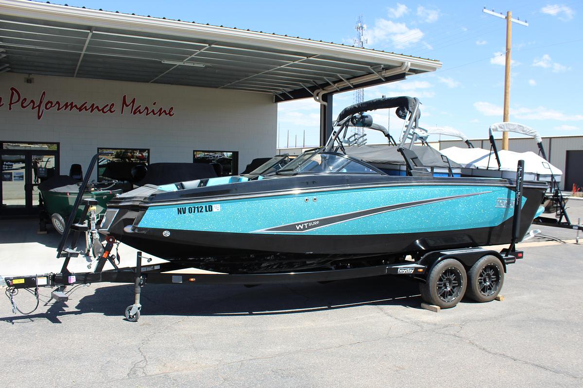 Used 2020 Heyday Wake Boats WTSURF