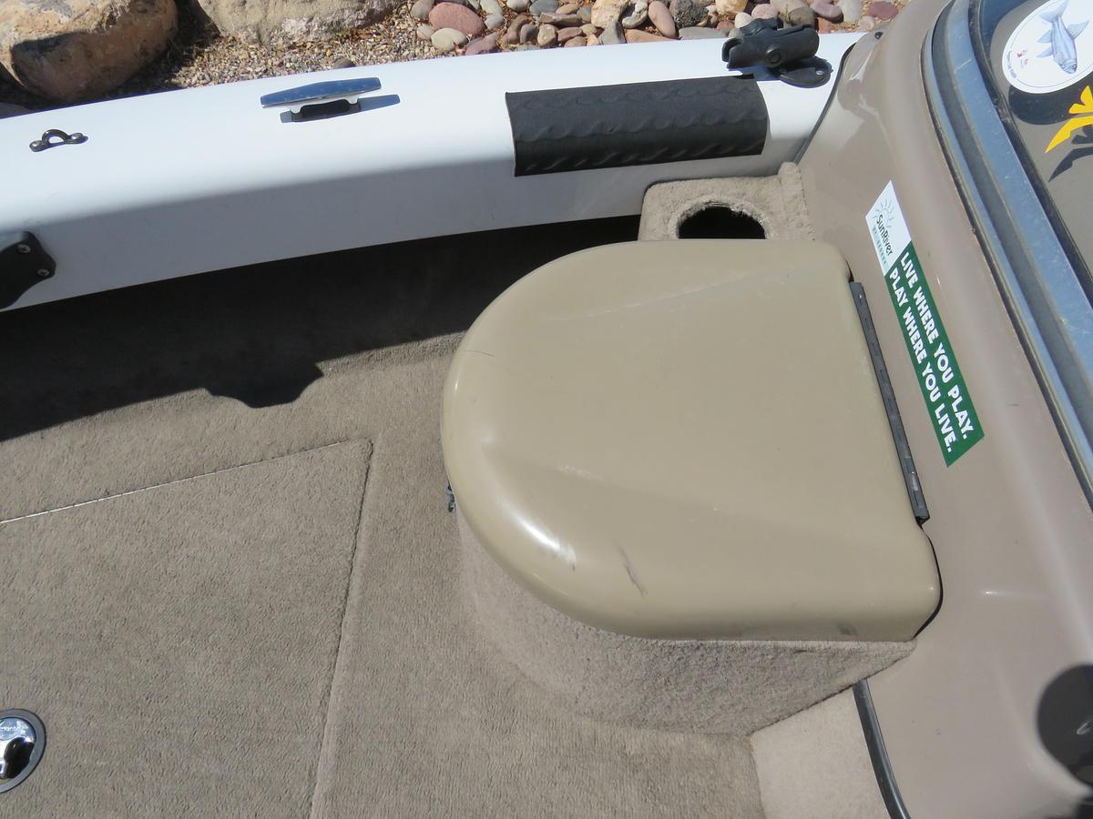 Used 2002 Tracker Tundra 18