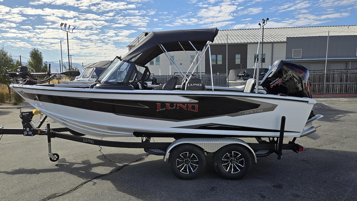 2027 Lund 1975 Tyee Sport