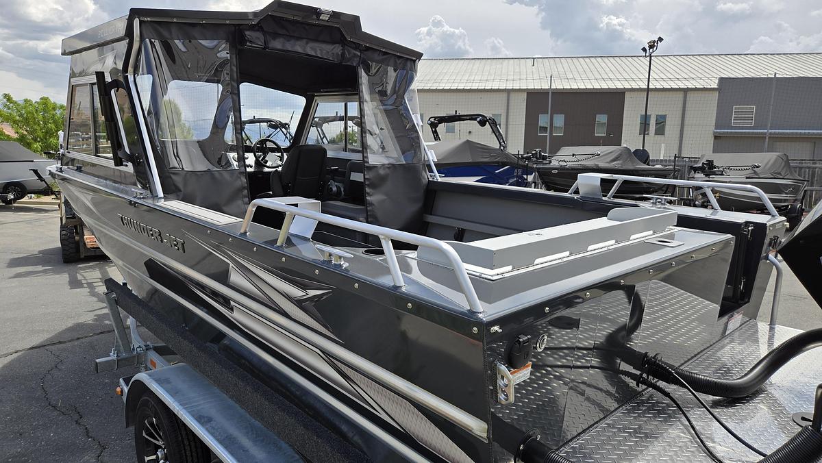 2026 Thunder Jet 210 Luxor Pro