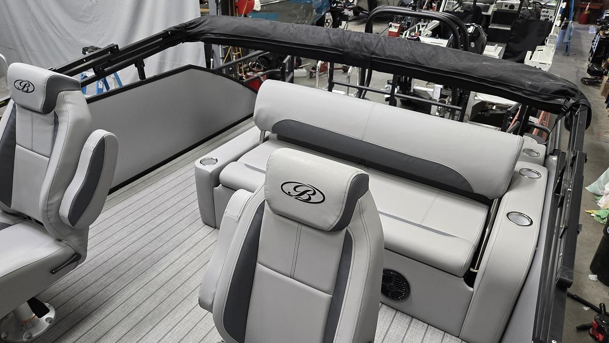 2026 Bentley Pontoons 243 Front Fish Swing Back