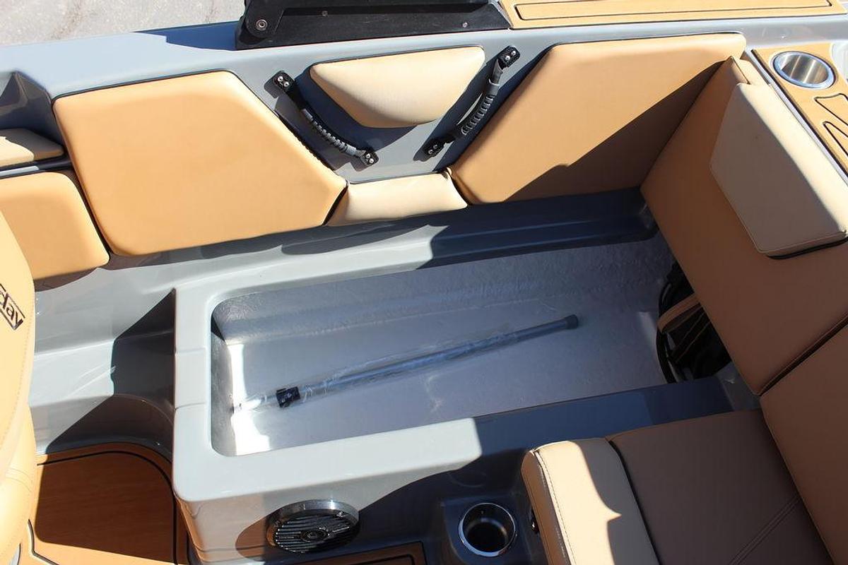 2025 Heyday Wake Boats WTSURF