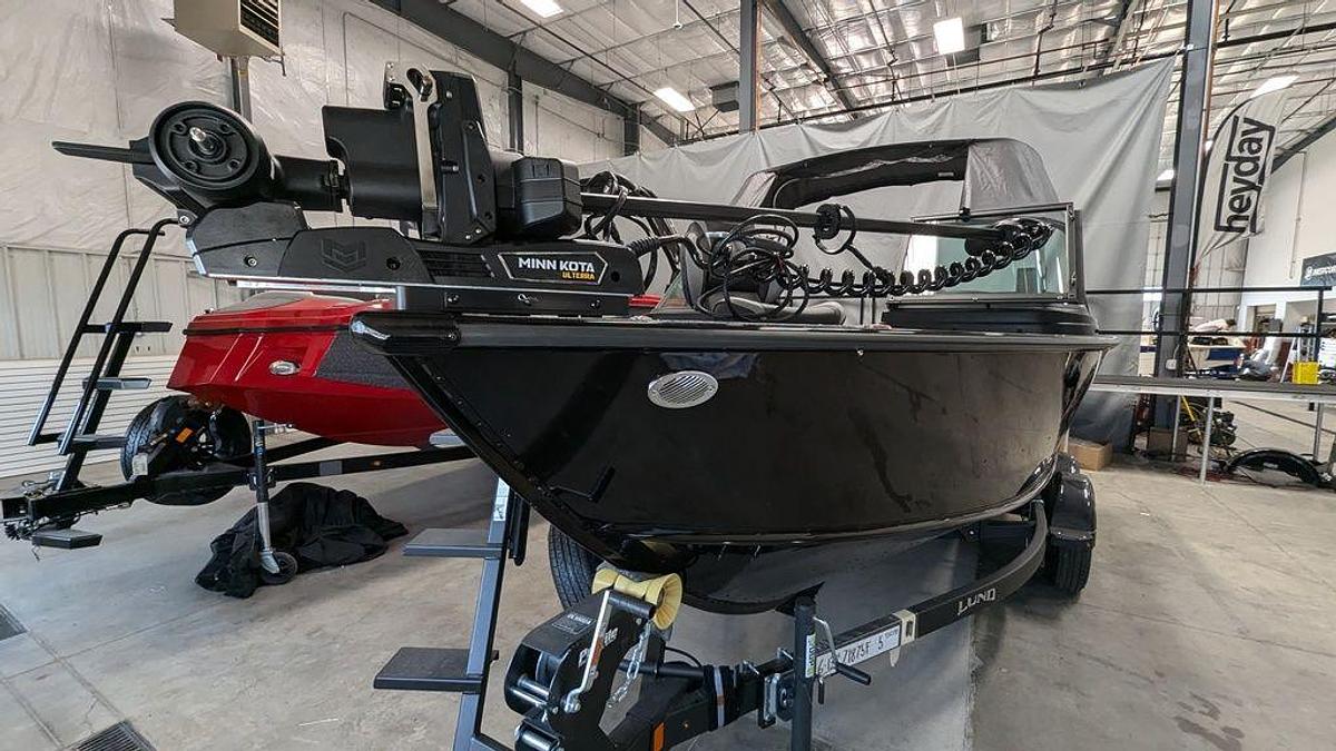 2025 Lund 1875 Fisherman Sport